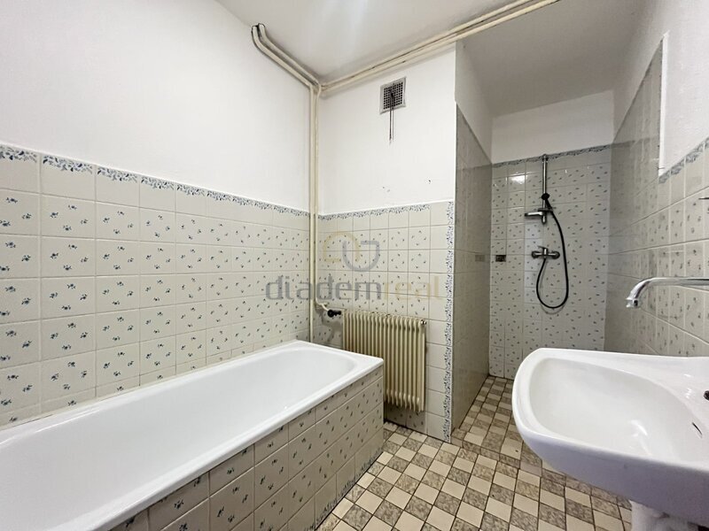 Prodej, rodinný dům se zahradou 606 m2 - Jindřichův Hradec - - 20