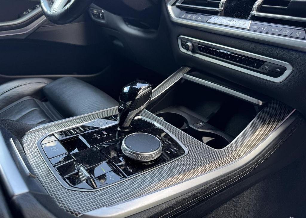 BMW X5, M50i V8 - 20
