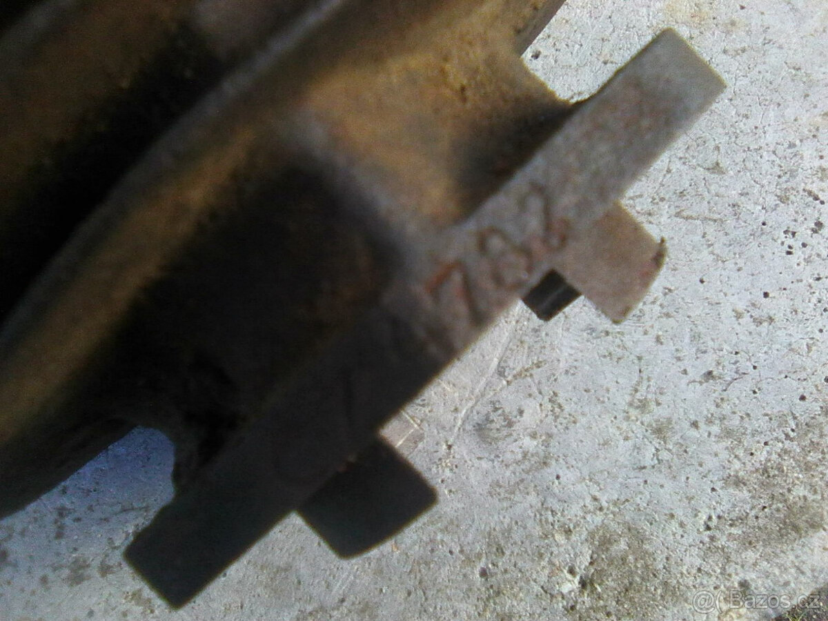 čz 125/150 - motor,rozeta,kolo,náboj,startpáka,válec čz125b - 20