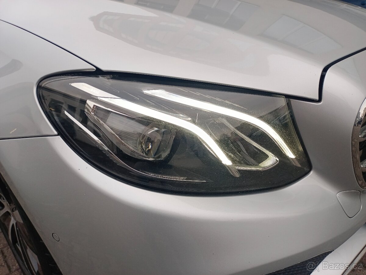 Mercedes-Benz E 220d Sedan AVANTGARDE - záruka Autodraft - 20