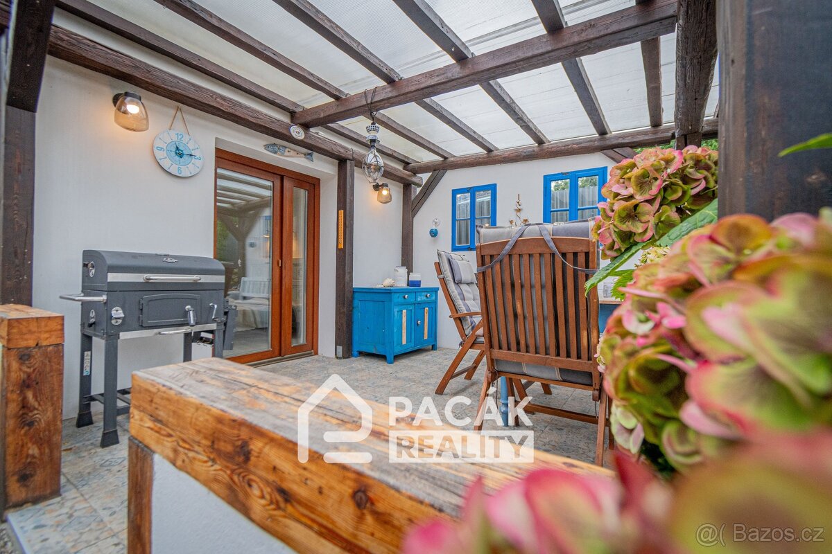 Prodej zrekonstruovaného rodinného domu o dvou bytových jedn - 20