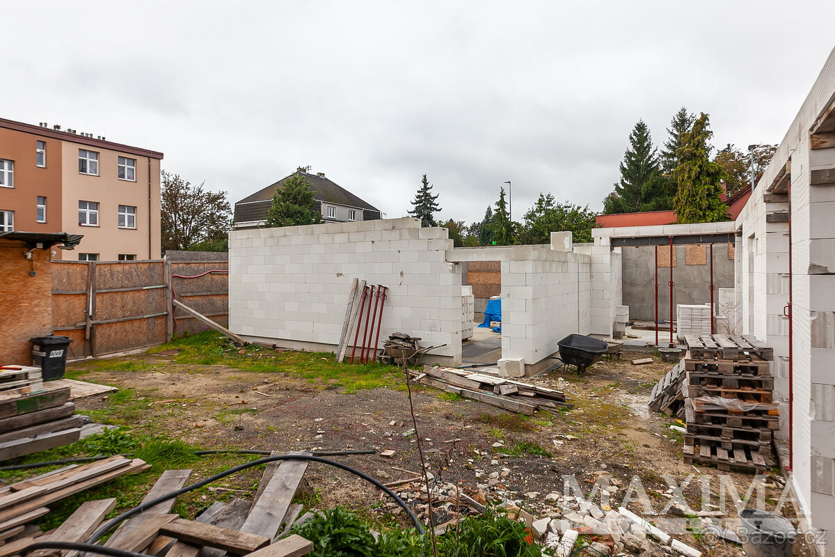 Dům 6 a více o ploše 452 m2 - Praha, Horní Počernice - 20