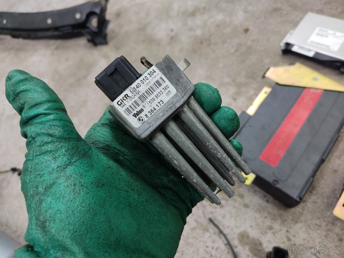 BMW E39 523i veškeré díly - 20