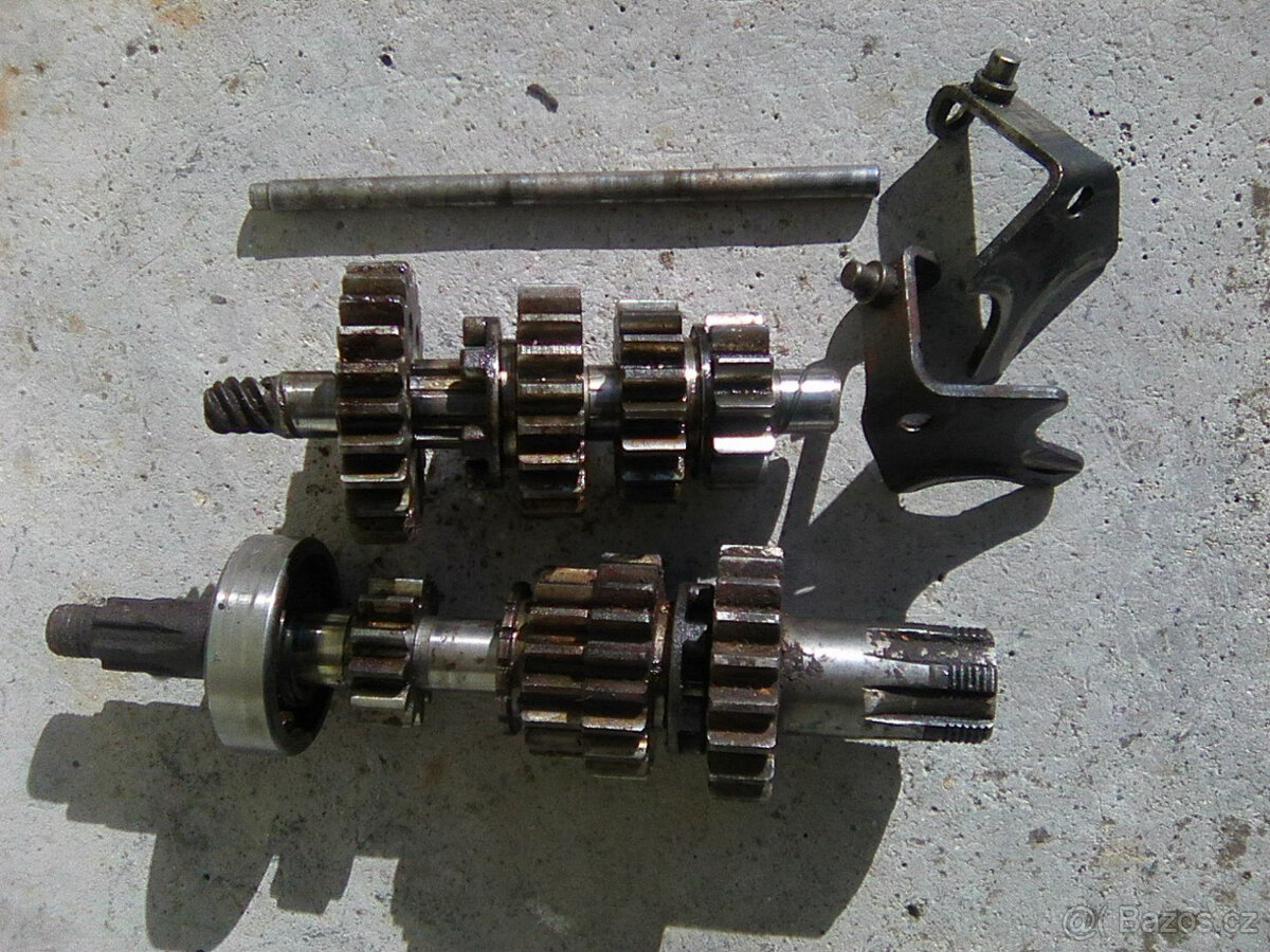 Jawa 250/350 Kývačka ND-kryty řetězu a motoru,nádrž,blatníky - 20