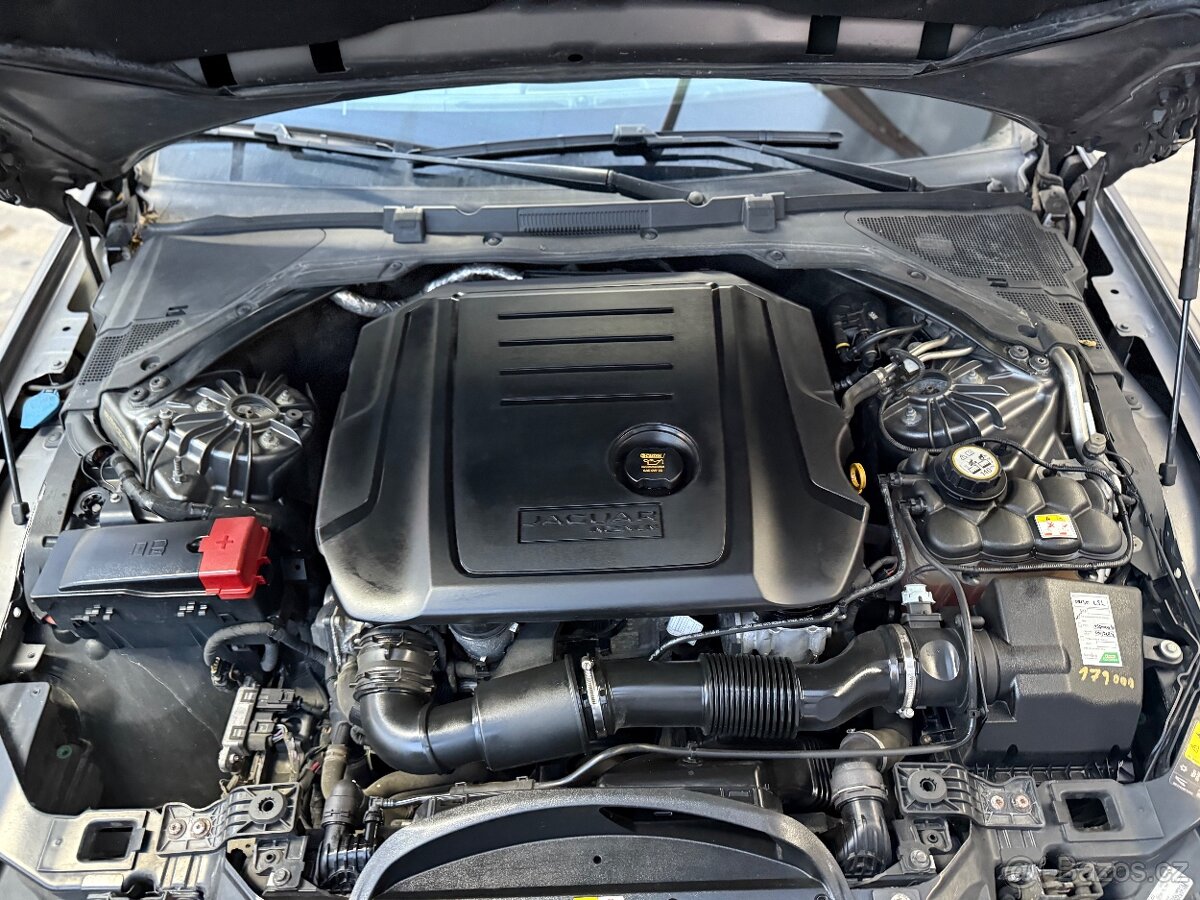 Jaguar XF 2.0d výborný stav - 20