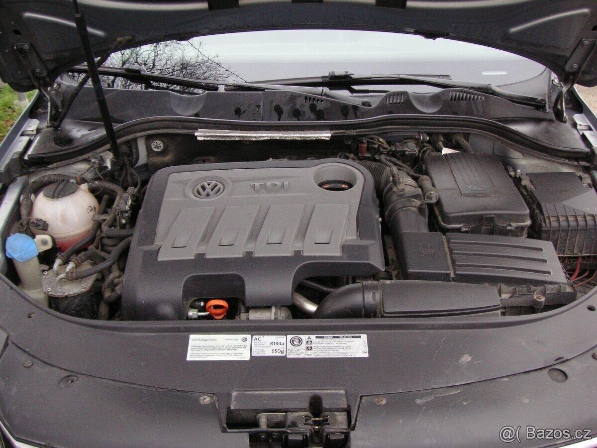 Volkswagen Passat B7 2.0 TDi - Serviska Highline - 20