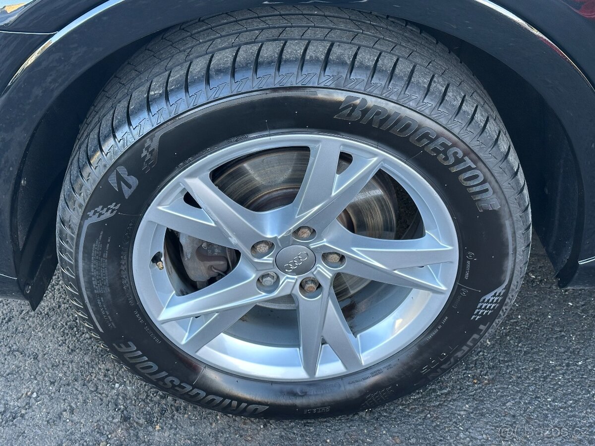 Audi Q3 1.4TSI/110kW 1.Maj. Xenon / MANUÁL r.v.2015 - 4x2 - 20