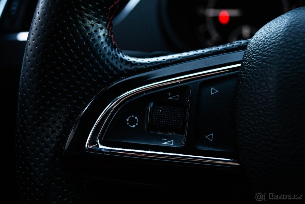 Škoda Octavia Combi 2.0 TDI DPF RS DSG - 20