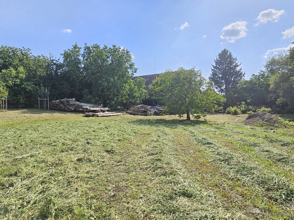 Prodej stavebního pozemku 5 474 m², Slatina, ev.č. 20308 - 20