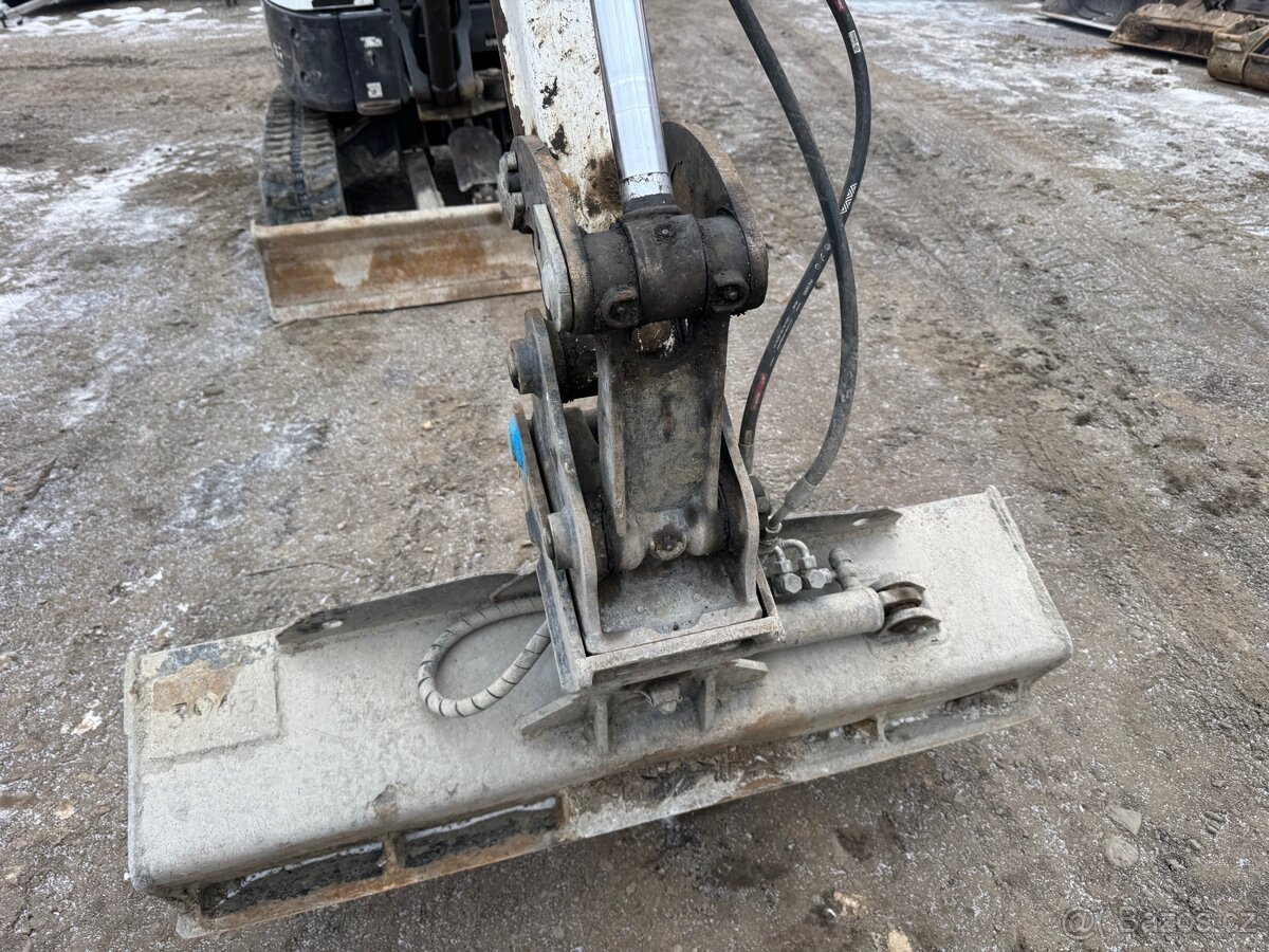 Bobcat E35 Bagr pásový - 20