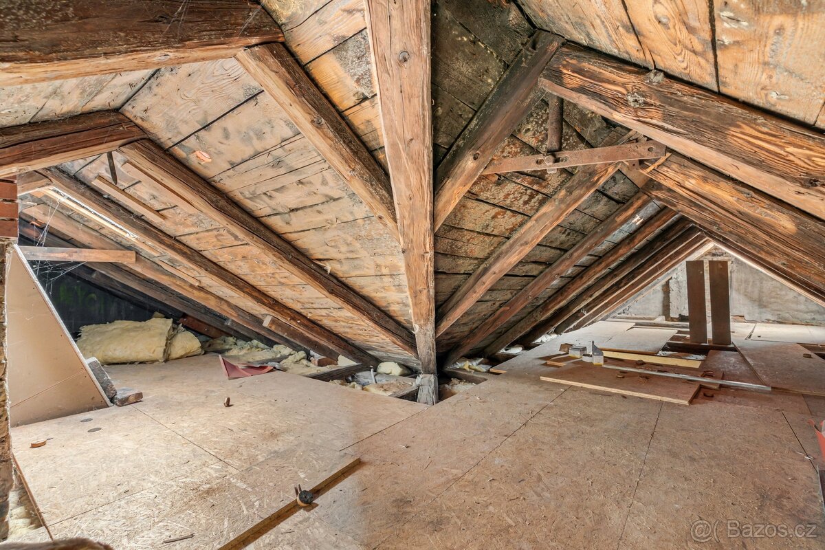 Prodej vícegeneračního domu 452 m², Osek, ev.č. 00938 - 20