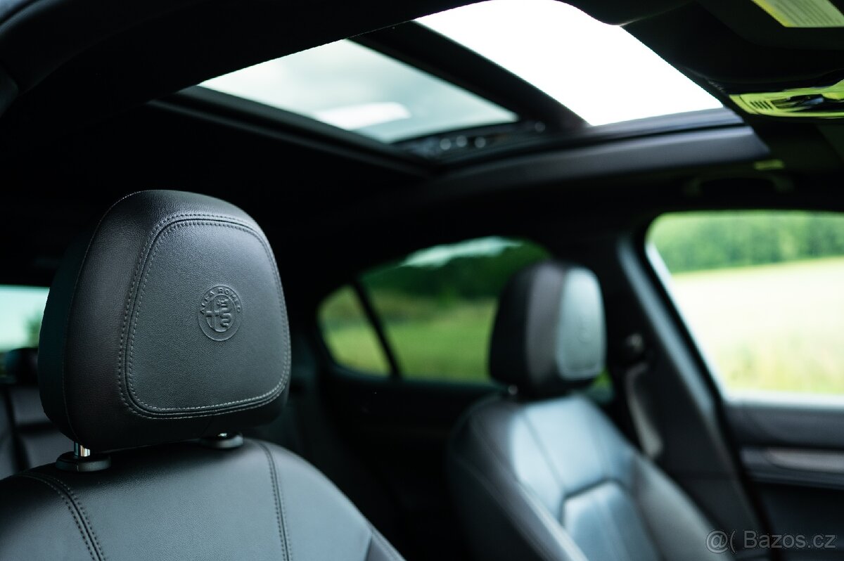 Alfa Romeo Stelvio 2.0T 206kW Q4, 2022, 21500KM, DPH - 20