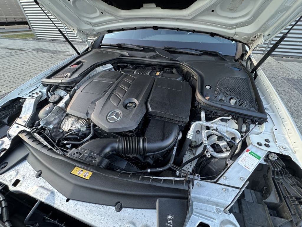 Mercedes Benz E-Class E220D 4matic Alltrain - 20
