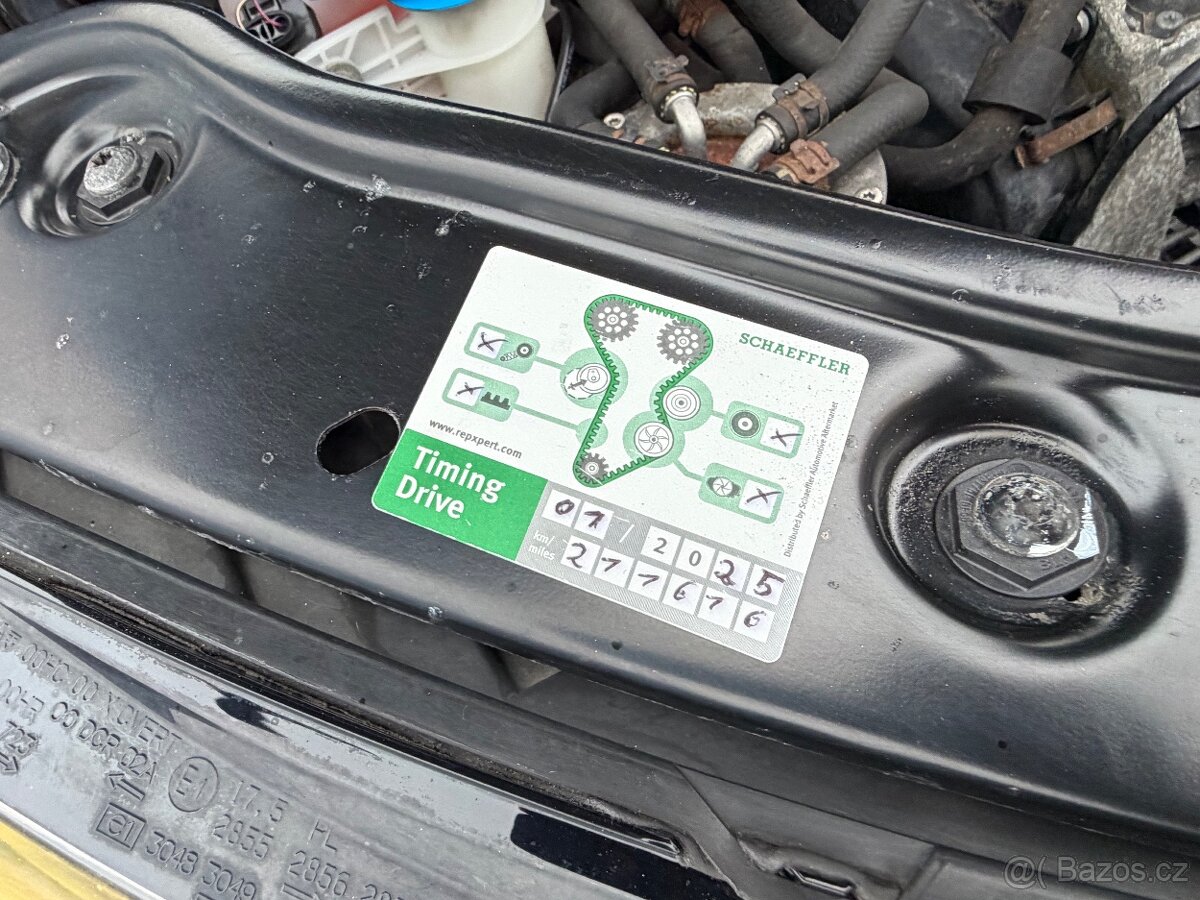 VOLKSWAGEN CADDY MAXI 2,0 TDI-7 MÍST, PARK. SENZORY, NAVI - 20