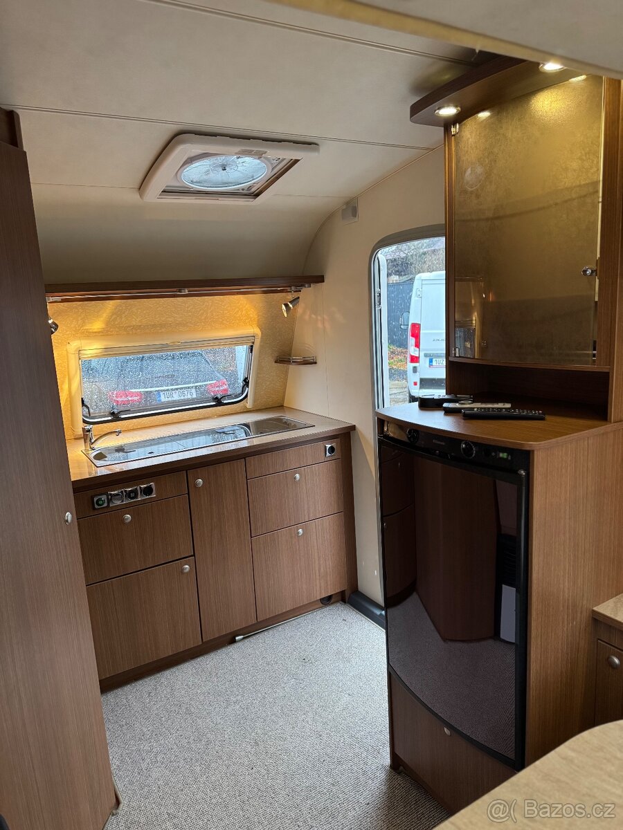 Bürstner Averso Plus 410 ~ Sklopná postel - 20