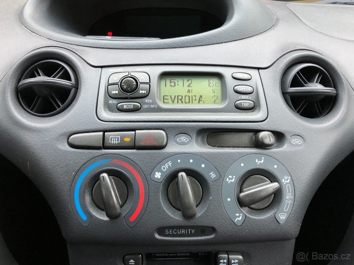 TOYOTA YARIS 1.0 VVT-i - 20