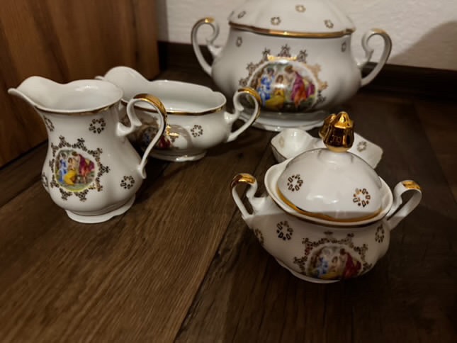 Celý porcelánový servis nádobí - 20