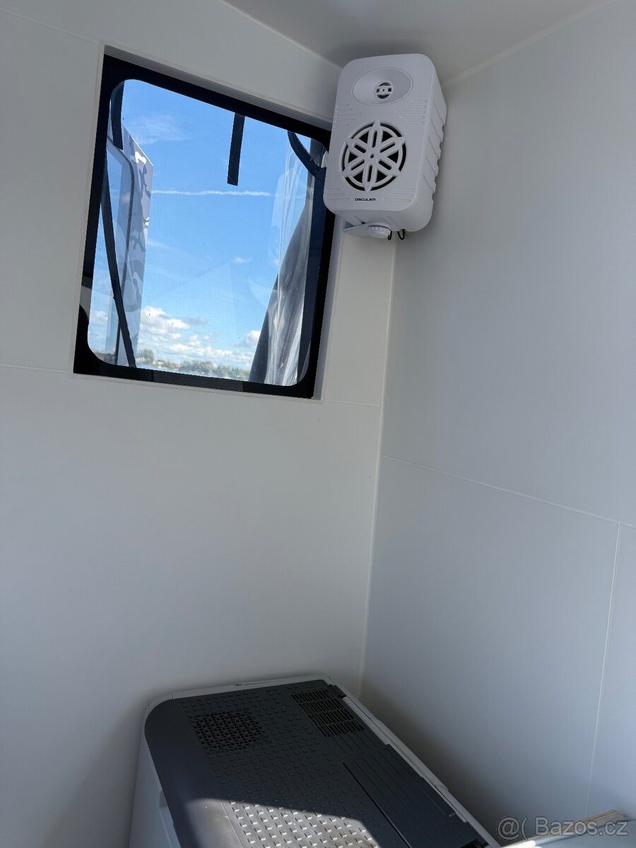 Prodám rybářskou loď vč.motoru,vleku - 20