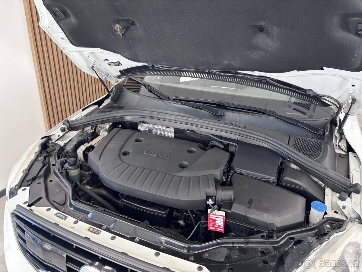 Volvo XC60 2,4 D4 R-Desing - 20