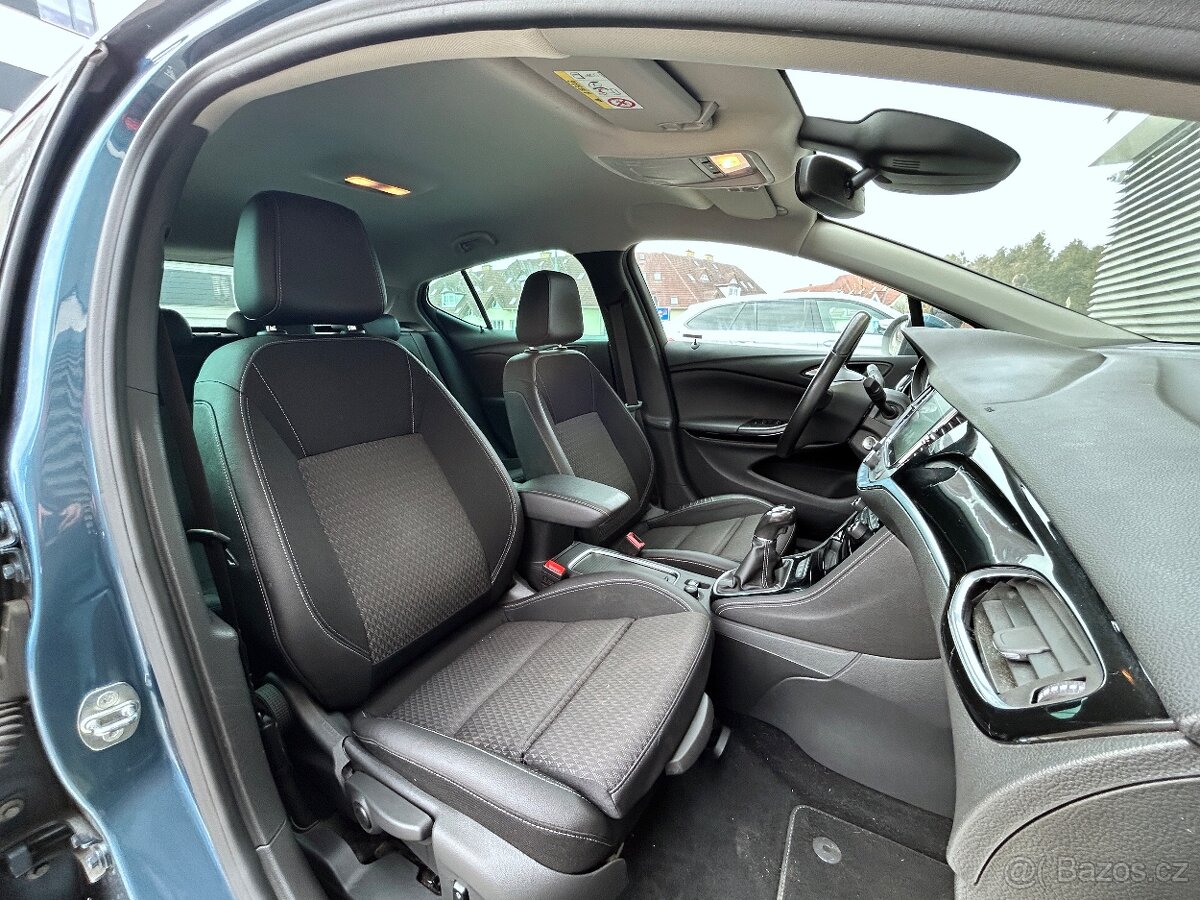 Opel Astra K hatchback, 2016, najeto 124.891 km, modrá - 20