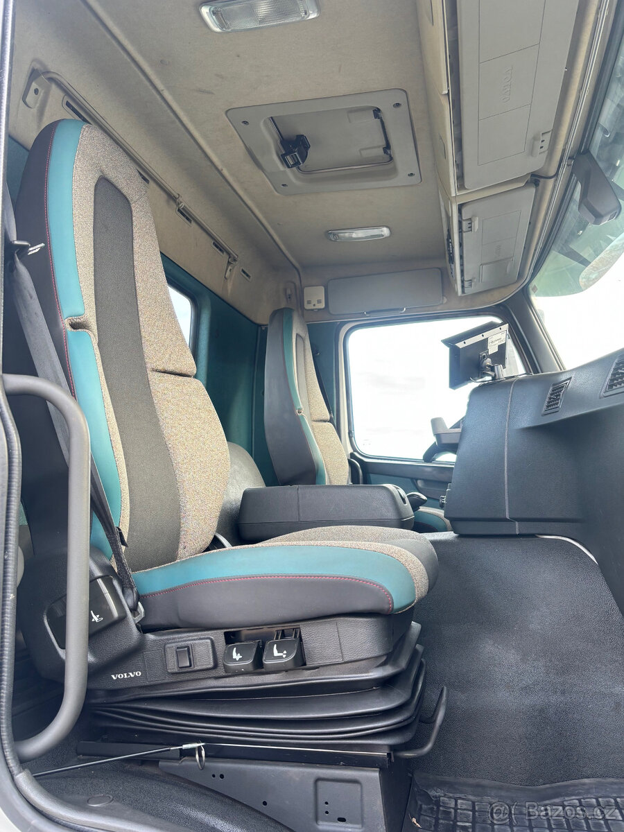 Prodám ramenový/řetězový nosič kontejnerů VOLVO FM EURO 6 - 20