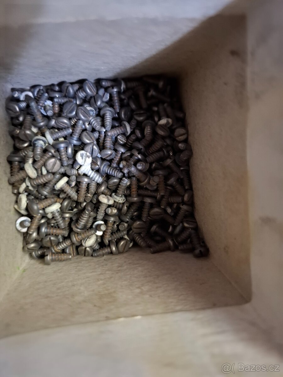 Šouby, matky, podložky - 20