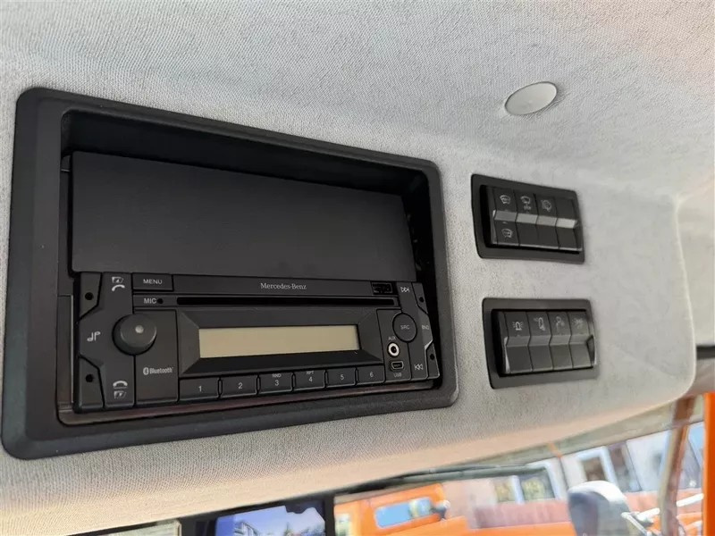 Mercedes Benz Unimog U218 - 20