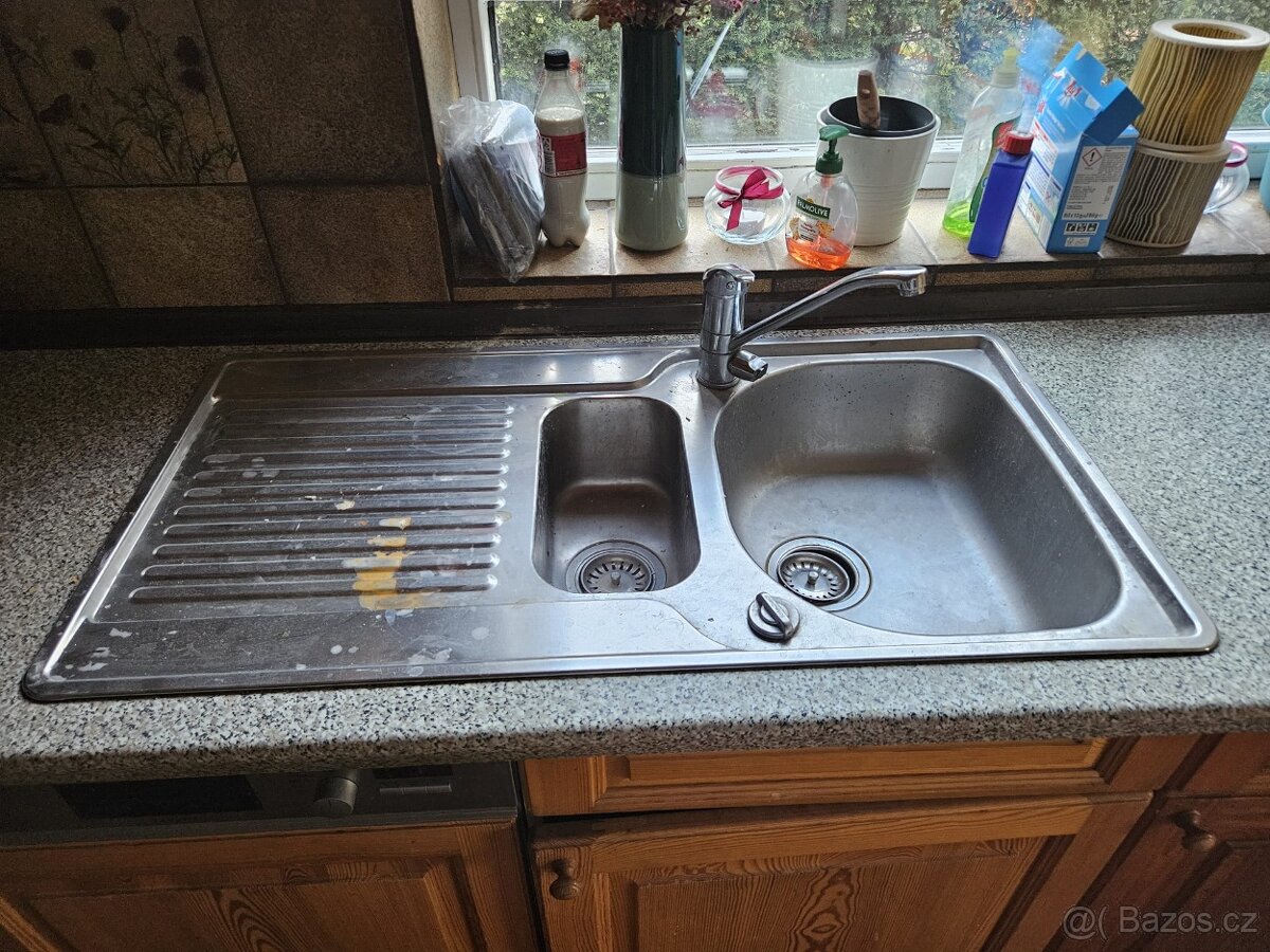 Masivní kuchyňská linka z Německa se spotřebiči - 20