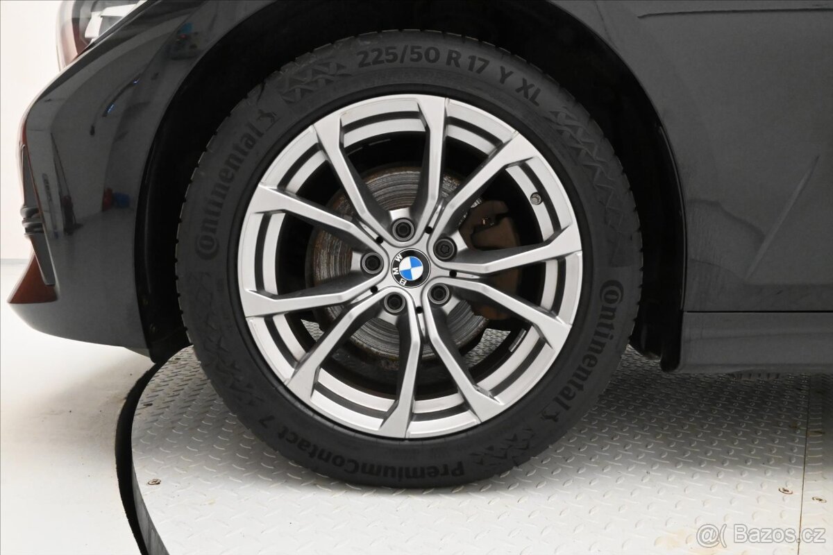 BMW Řada 3 2,0 320d 140kW Steptronic - 20