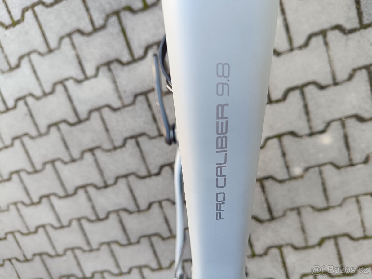 TREK PROCALIBER 9.8. - vše karbon vel.: M/L - 20