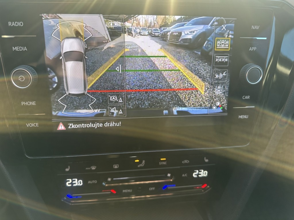 VW Passat 2.0 TDi 110kW serviska - 20