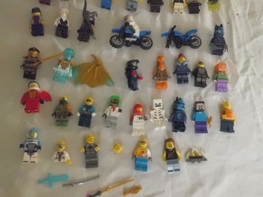 Velké množství Originální LEGO z různých Setů plus FIGURKY - 20