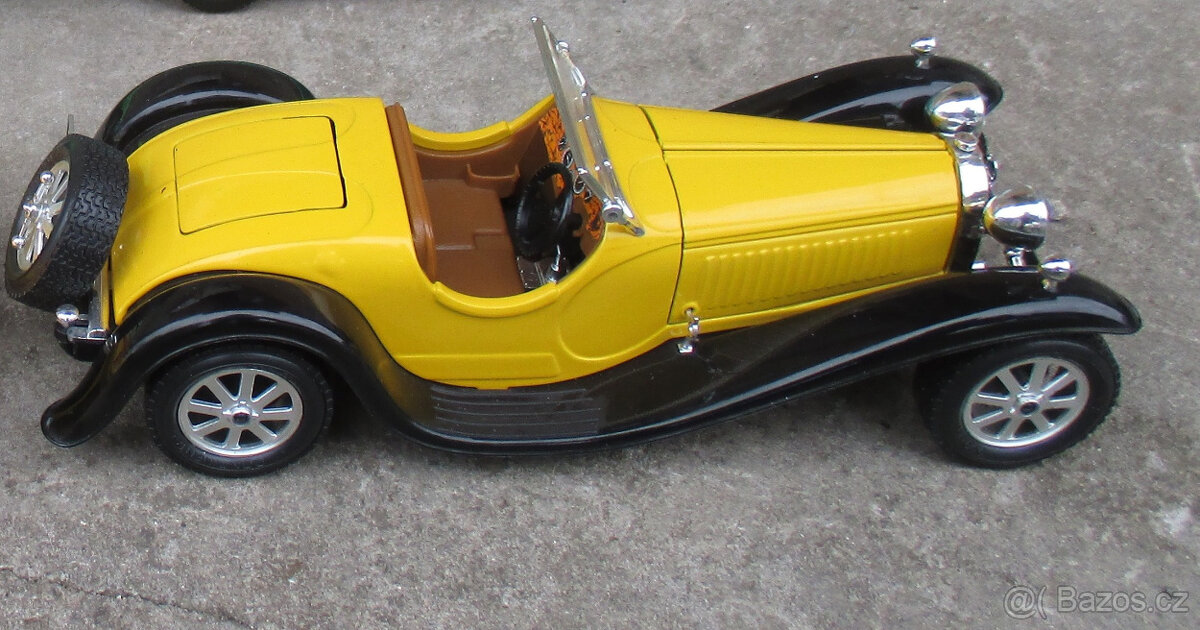 starší modely autíček auto kufr s dráhou motocykl formule aj - 20