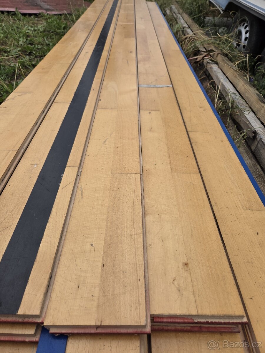 Prodám parketovou zatěžovou podlahu Junckers industrier (l - 20