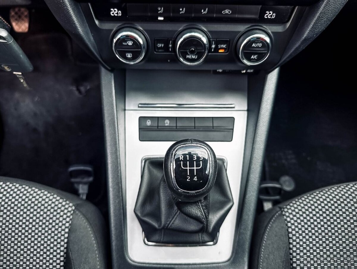 Škoda Octavia Combi 1.6 TDI 110k Active - 20