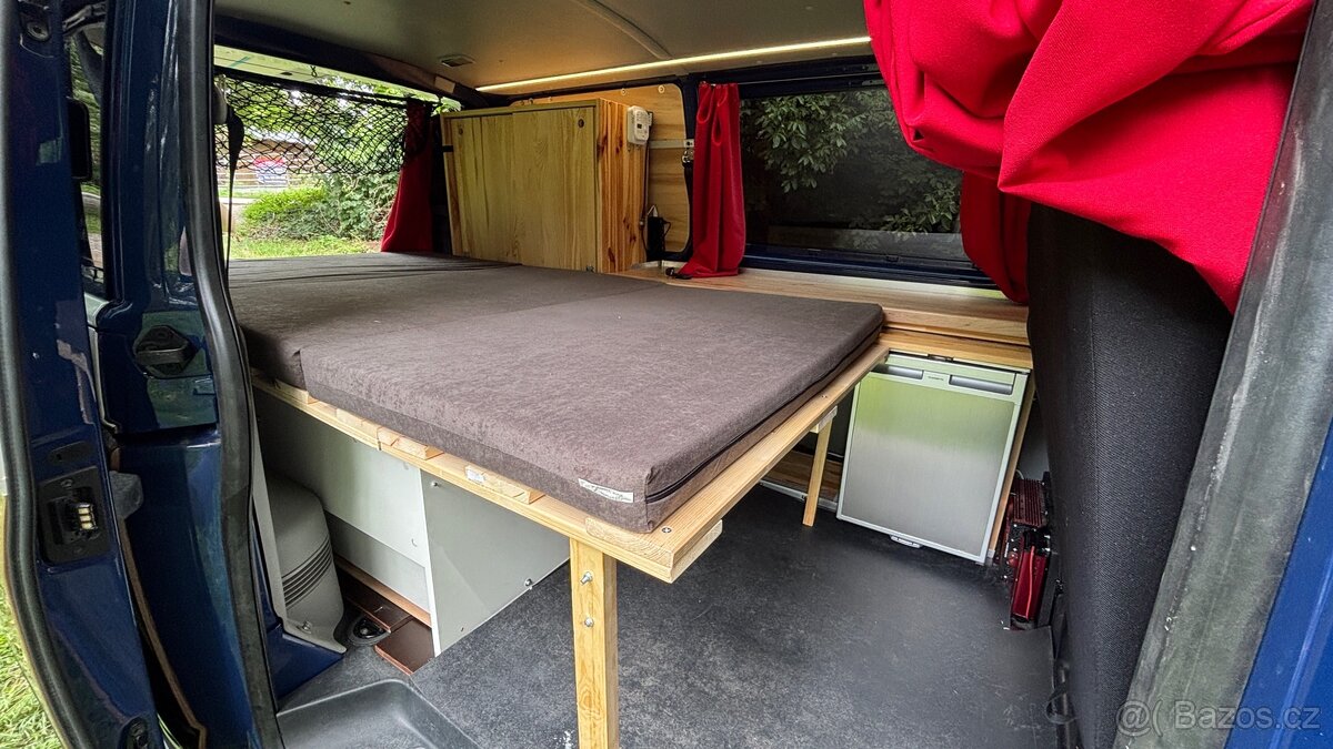 Volkswagen T5.1 Camper 2.0 TDI - 20