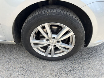 VW Touran, 1.6TDI, 77kW, 7-míst, STK 6/2027, rok 2011 - 20