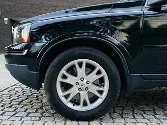 Volvo XC90 2.4D5 136KW 4x4 AUTOMAT NAVI SENZORY SERVISKA - 20