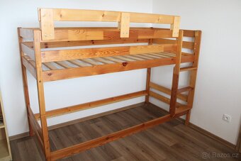 Patrová postel z masivu, palanda - 20