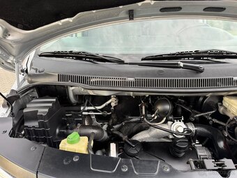 VW TRANSPORTER T5 1.9TDI 77KW 6 MÍST R.V.2004 - 20