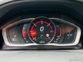 Volvo XC60 2.4 D5 4x4 MANUÁL R-DESIGN KAMERA FACE SERVISKA - 20