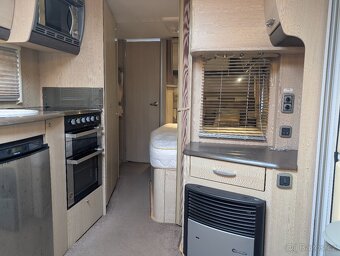 SWIFT STERLING ECCLES 90 RUBY,MOVER,VELKÁ KOUPELNA A POSTEL - 20