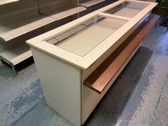 Kovové regály vybavení prodejny - 20