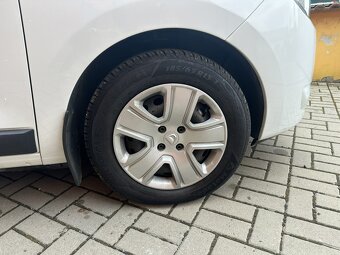Dacia Lodgy 1.5 Blue dCi 70 kW S&S Arctica 5 míst - 20