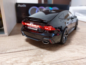 model auta Audi RS7 Sportback + dialkové +svetlá 1:18 - 20