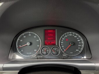 Volkswagen Touran 1,4 TSI 103kW DSG TREND TOP STAV - 20