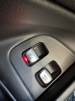 Mercedes Benz E 220 D 4MATIC, 2019, TOP výbava, DPH - 20