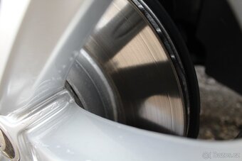 Škoda Karoq 2.0 Tdi 110kw 4x4 131000km 1.majitel servis Škod - 20