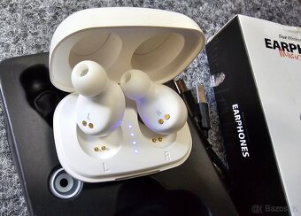 Přenosný bezdrátový reproduktor JVC XS-E622B černý - 20
