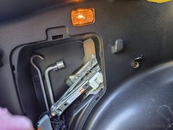 Grand Vitara V6, 3.2 benzín - 20